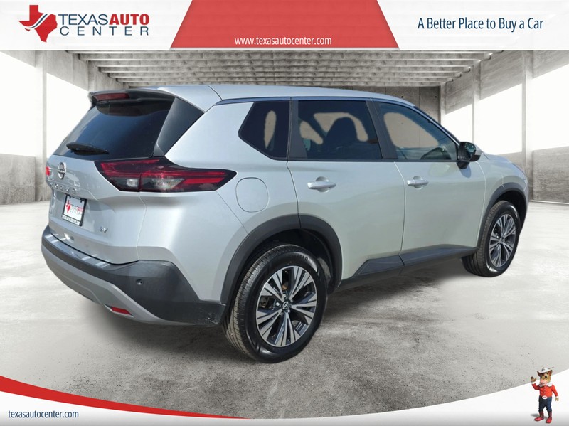 Nissan Rogue Vehicle Full-screen Gallery Image 7