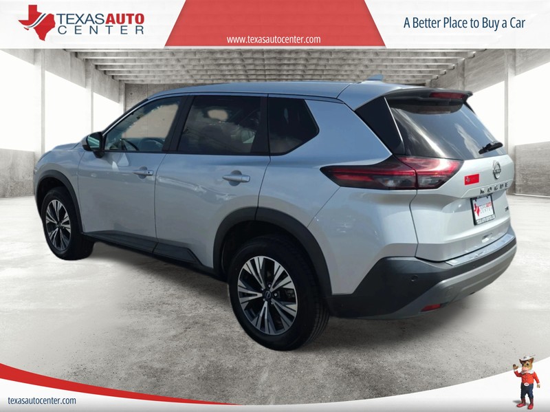 Nissan Rogue Vehicle Full-screen Gallery Image 8