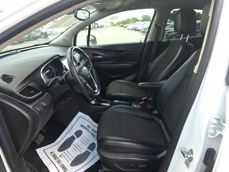 Buick Encore Vehicle Full-screen Gallery Image 09