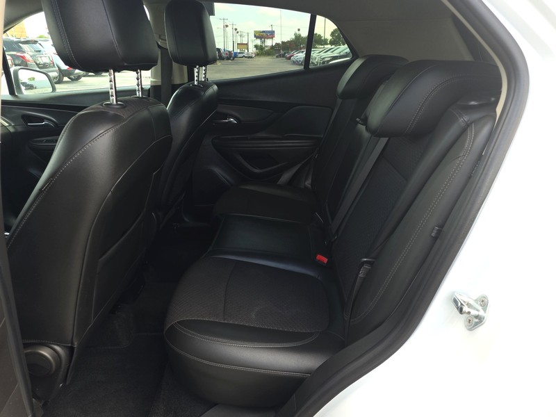 Buick Encore Vehicle Full-screen Gallery Image 10
