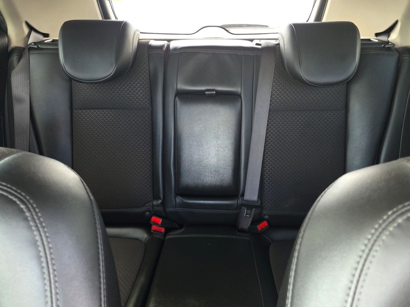 Buick Encore Vehicle Full-screen Gallery Image 13