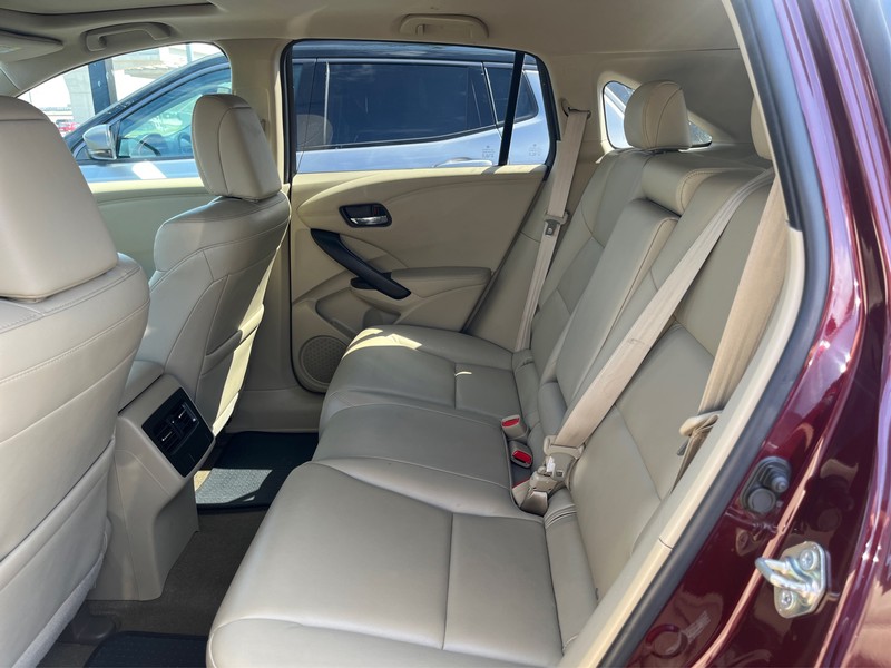 Acura RDX Vehicle Full-screen Gallery Image 09
