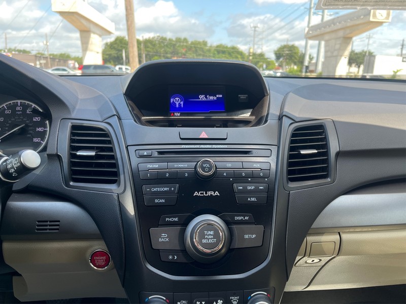 Acura RDX Vehicle Full-screen Gallery Image 11