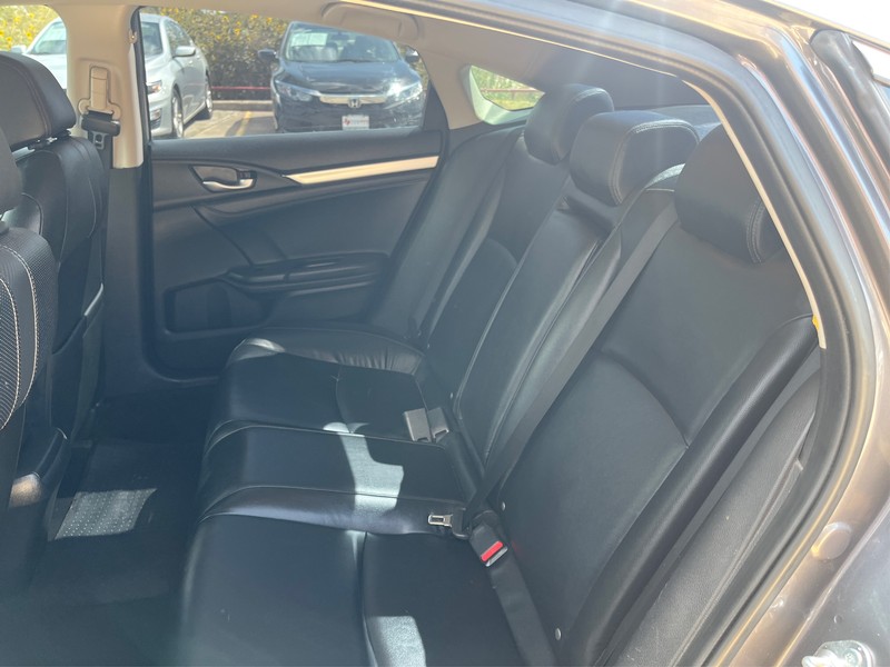 Honda Civic Sedan Vehicle Full-screen Gallery Image 10