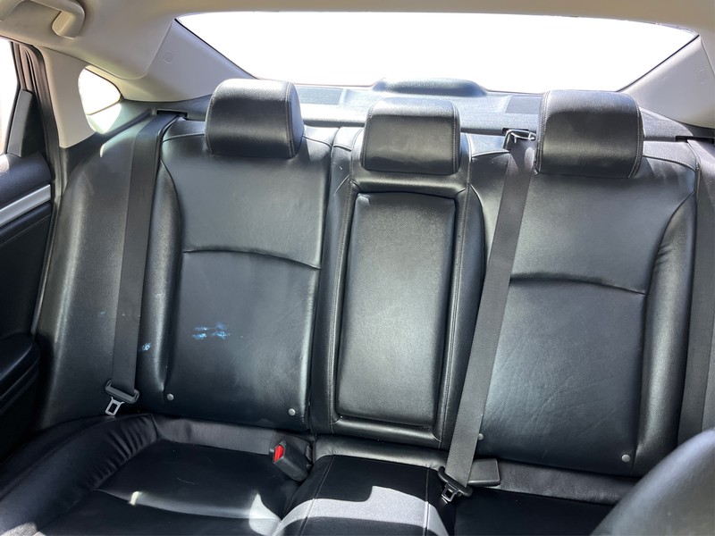 Honda Civic Sedan Vehicle Full-screen Gallery Image 13