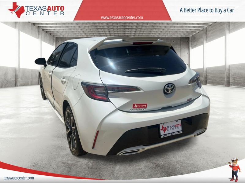 Toyota Corolla Hatchback Vehicle Full-screen Gallery Image 8
