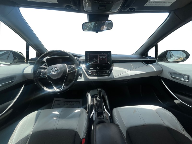 Toyota Corolla Hatchback Vehicle Full-screen Gallery Image 15