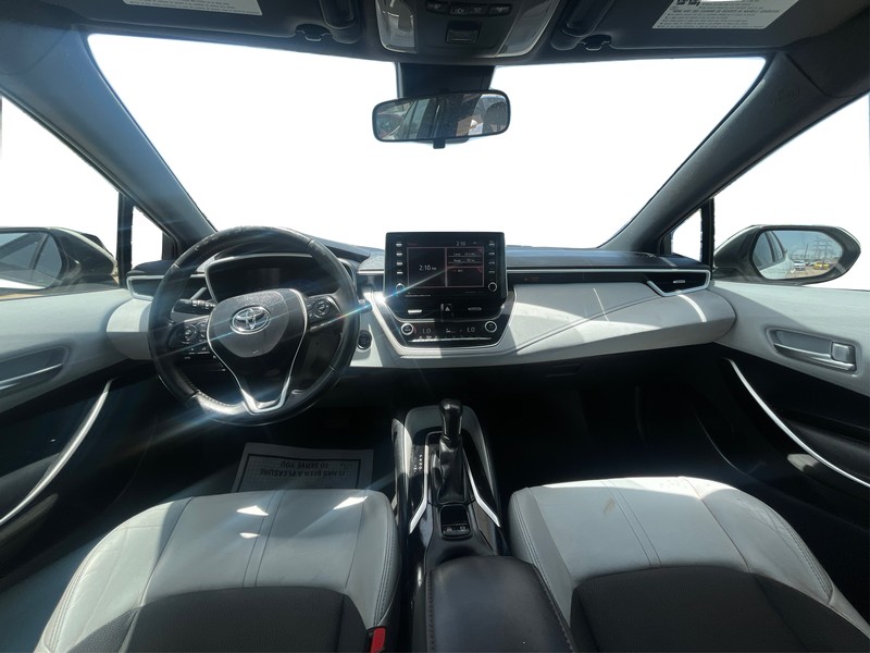 Toyota Corolla Hatchback Vehicle Full-screen Gallery Image 16