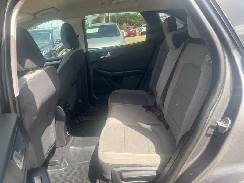 Ford Escape Vehicle Full-screen Gallery Image 10