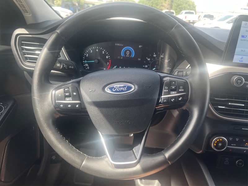 Ford Escape Vehicle Full-screen Gallery Image 14