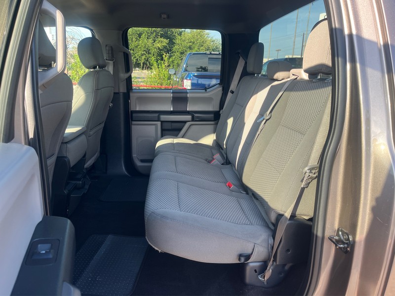 Ford F-150 Vehicle Full-screen Gallery Image 9