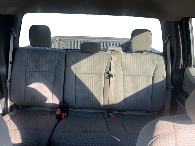 Ford F-150 Vehicle Full-screen Gallery Image 12