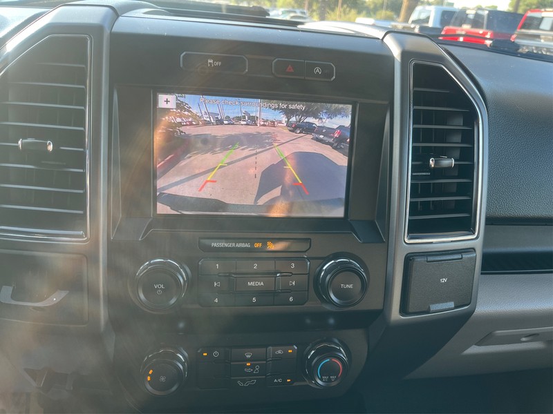 Ford F-150 Vehicle Full-screen Gallery Image 16