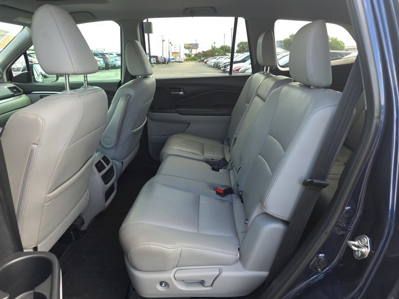 Honda Pilot Vehicle Full-screen Gallery Image 10