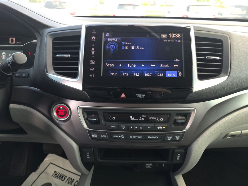 Honda Pilot Vehicle Full-screen Gallery Image 12
