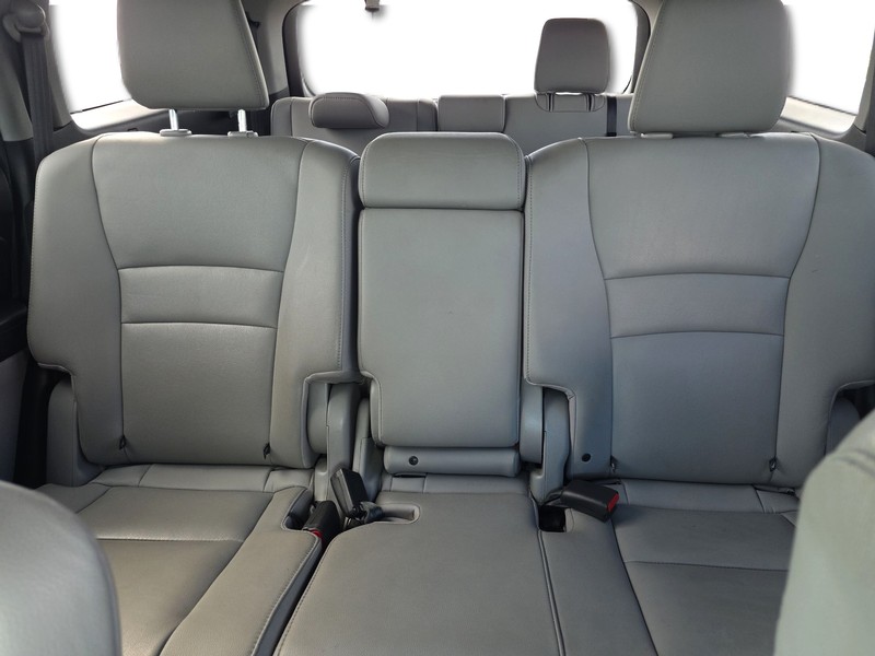 Honda Pilot Vehicle Full-screen Gallery Image 13