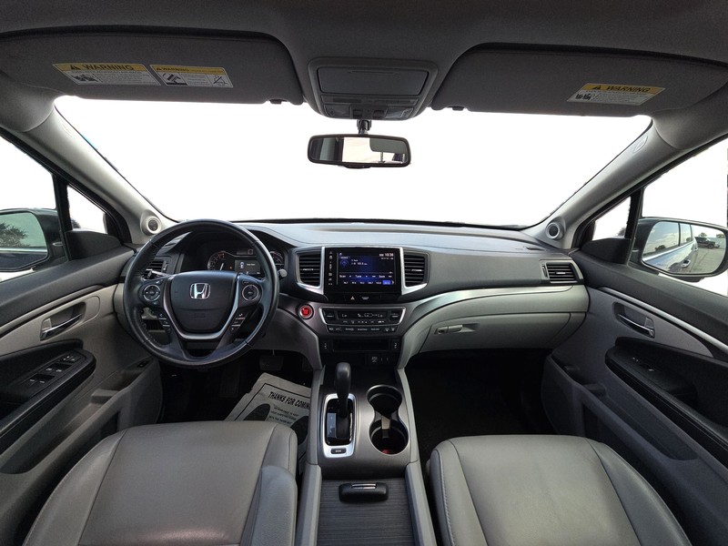 Honda Pilot Vehicle Full-screen Gallery Image 15
