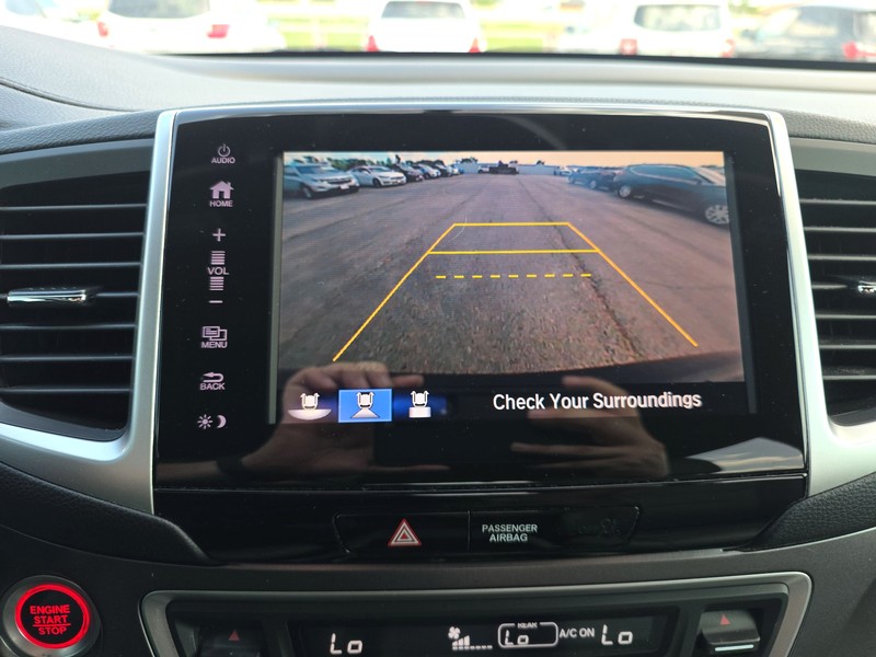 Honda Pilot Vehicle Full-screen Gallery Image 17