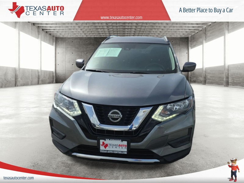 Nissan Rogue Vehicle Full-screen Gallery Image 3
