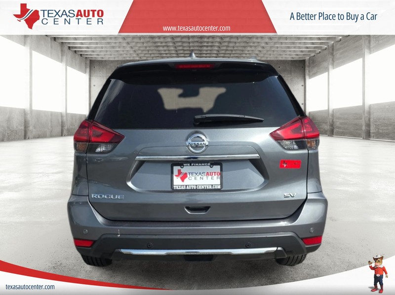 Nissan Rogue Vehicle Full-screen Gallery Image 6