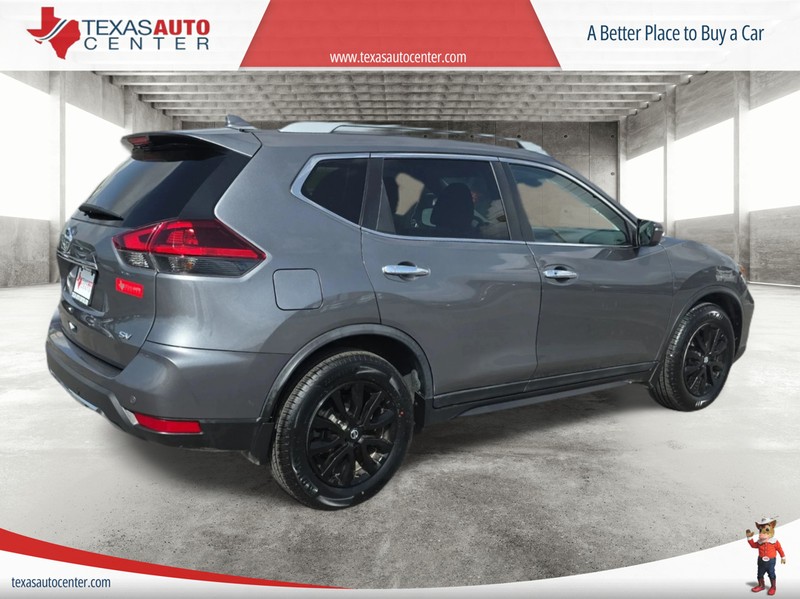 Nissan Rogue Vehicle Full-screen Gallery Image 7
