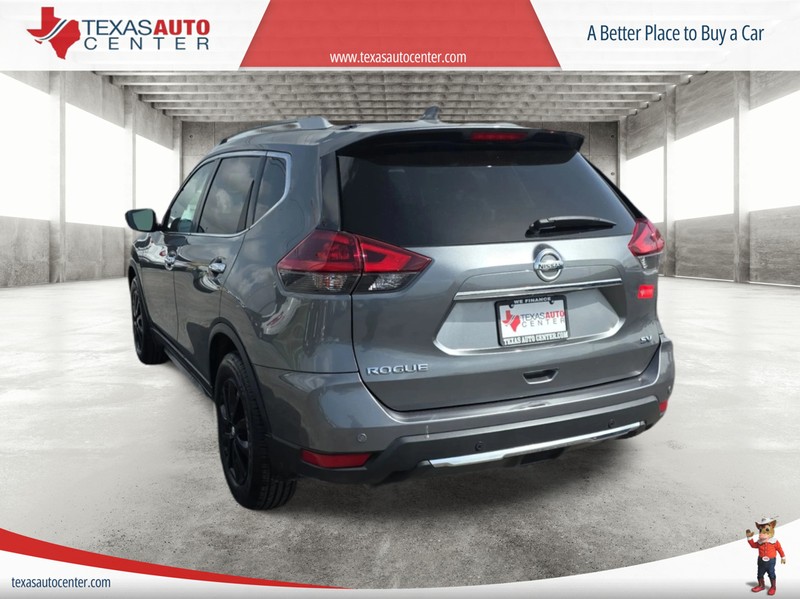 Nissan Rogue Vehicle Full-screen Gallery Image 8