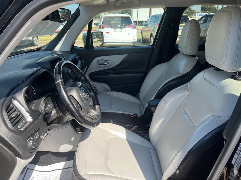 Jeep Renegade Vehicle Full-screen Gallery Image 8