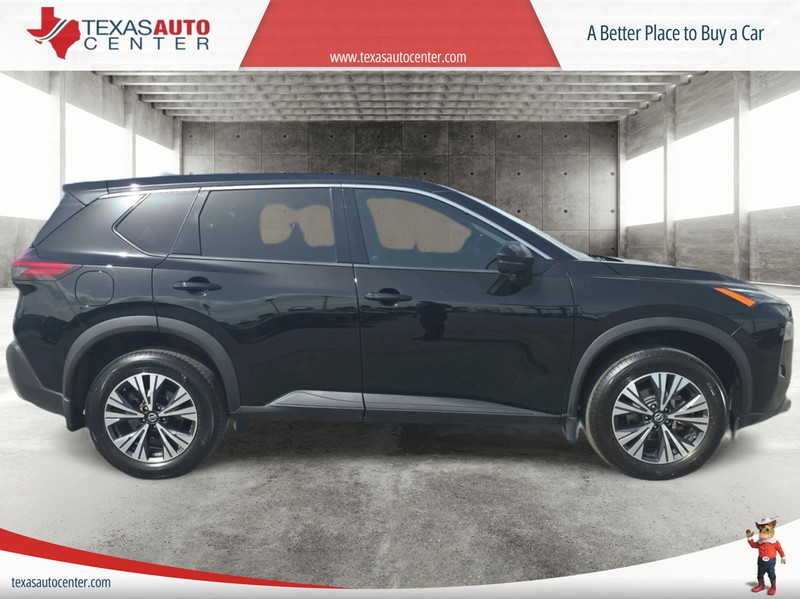 Nissan Rogue Vehicle Full-screen Gallery Image 4