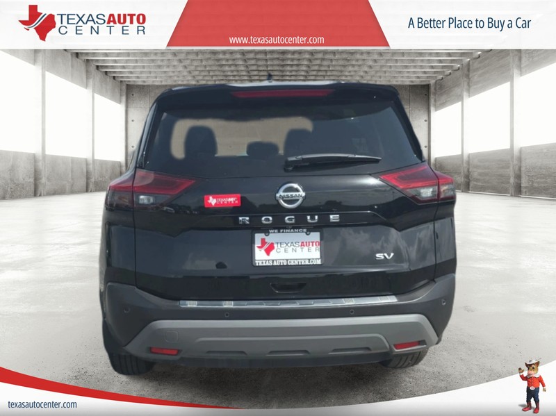 Nissan Rogue Vehicle Full-screen Gallery Image 6