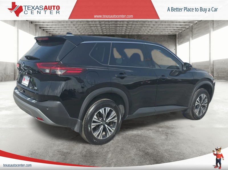 Nissan Rogue Vehicle Full-screen Gallery Image 7
