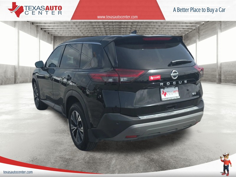 Nissan Rogue Vehicle Full-screen Gallery Image 8