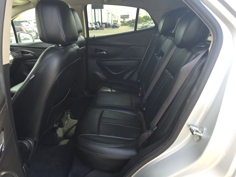 Buick Encore Vehicle Full-screen Gallery Image 10