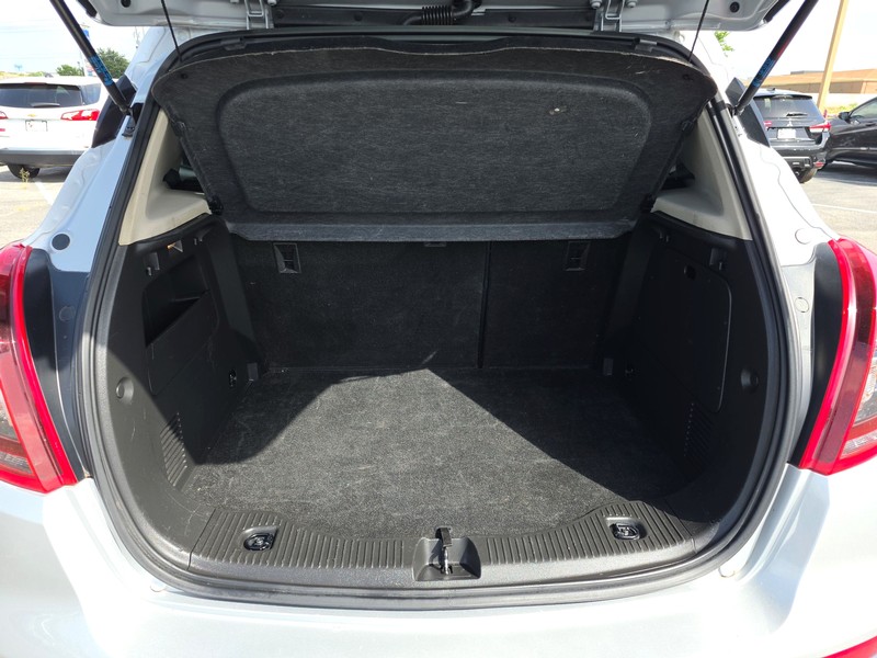 Buick Encore Vehicle Full-screen Gallery Image 11