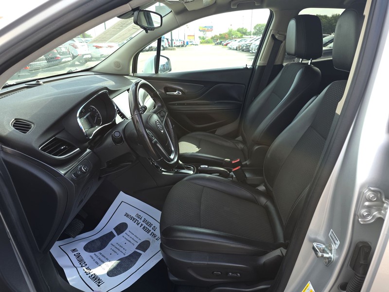 Buick Encore Vehicle Full-screen Gallery Image 06