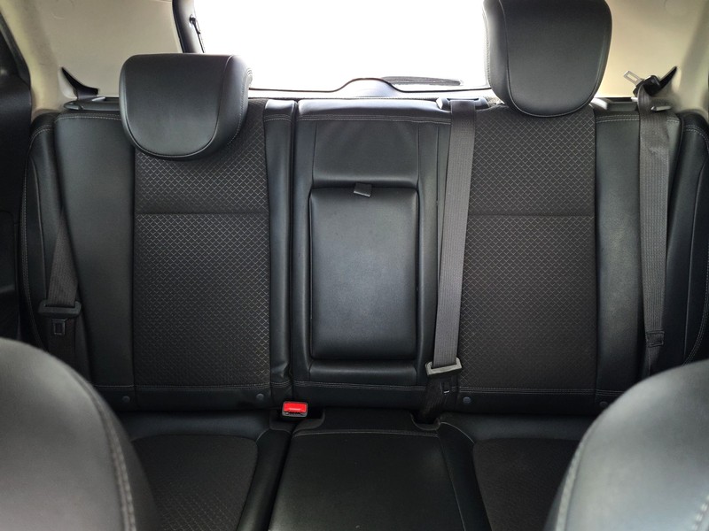 Buick Encore Vehicle Full-screen Gallery Image 10