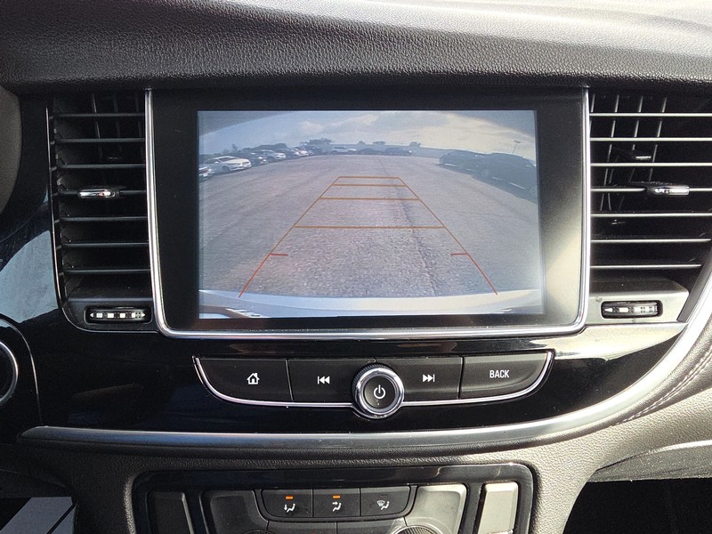 Buick Encore Vehicle Full-screen Gallery Image 17