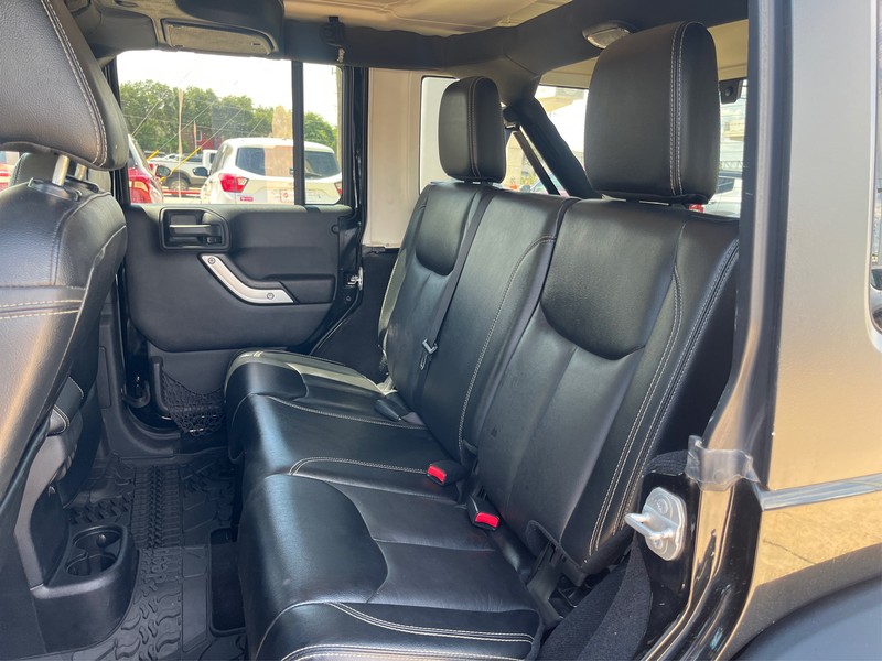 Jeep Wrangler Unlimited Vehicle Full-screen Gallery Image 9