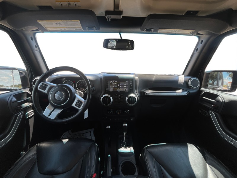 Jeep Wrangler Unlimited Vehicle Full-screen Gallery Image 14