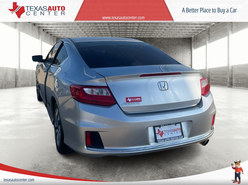 Honda Accord Coupe Vehicle Full-screen Gallery Image 7