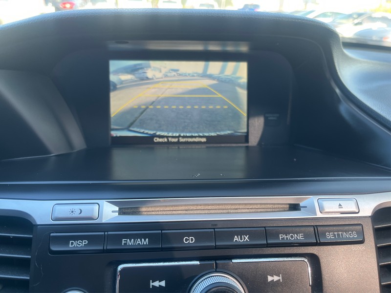 Honda Accord Coupe Vehicle Full-screen Gallery Image 15