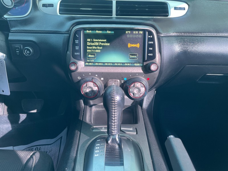 Chevrolet Camaro Vehicle Full-screen Gallery Image 12