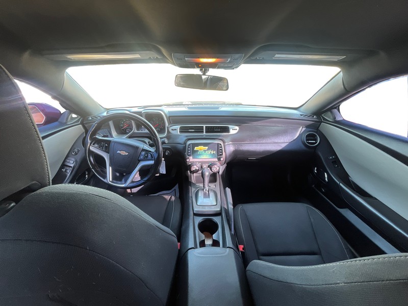 Chevrolet Camaro Vehicle Full-screen Gallery Image 15