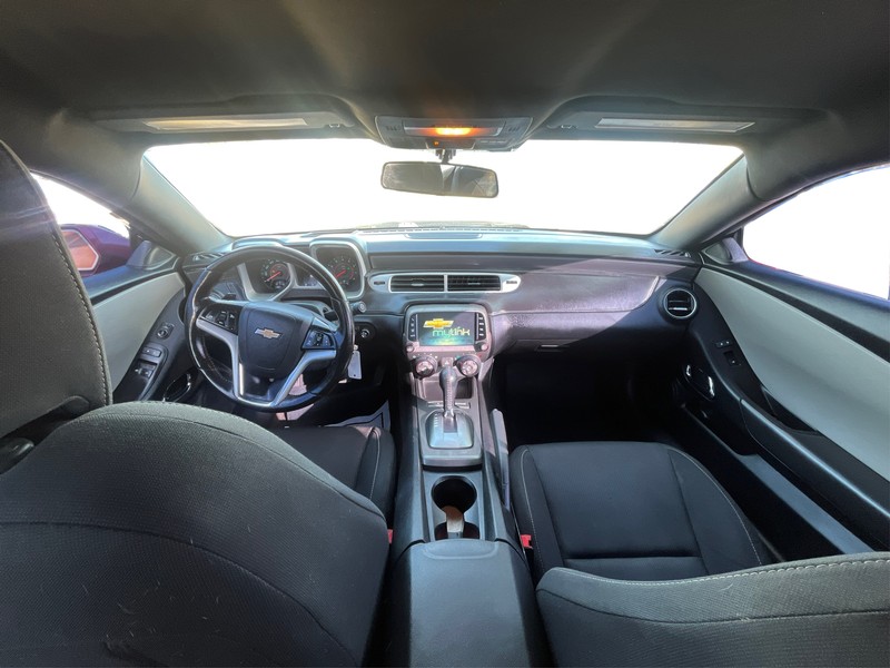 Chevrolet Camaro Vehicle Full-screen Gallery Image 16