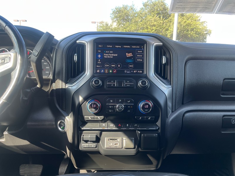 Chevrolet Silverado 1500 Vehicle Full-screen Gallery Image 11