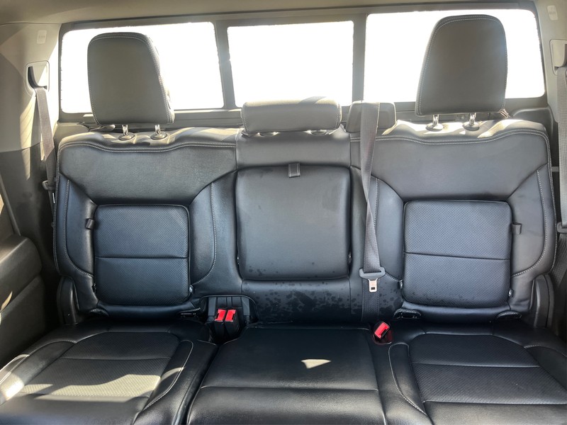 Chevrolet Silverado 1500 Vehicle Full-screen Gallery Image 12