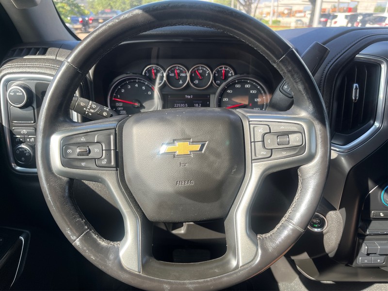 Chevrolet Silverado 1500 Vehicle Full-screen Gallery Image 13