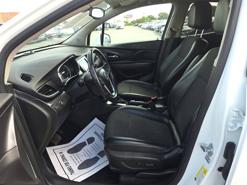 Buick Encore Vehicle Full-screen Gallery Image 09
