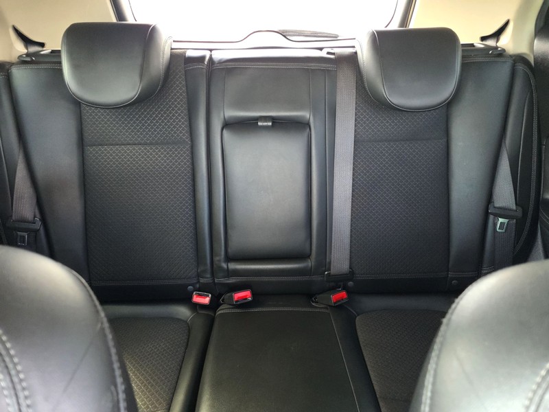 Buick Encore Vehicle Full-screen Gallery Image 13