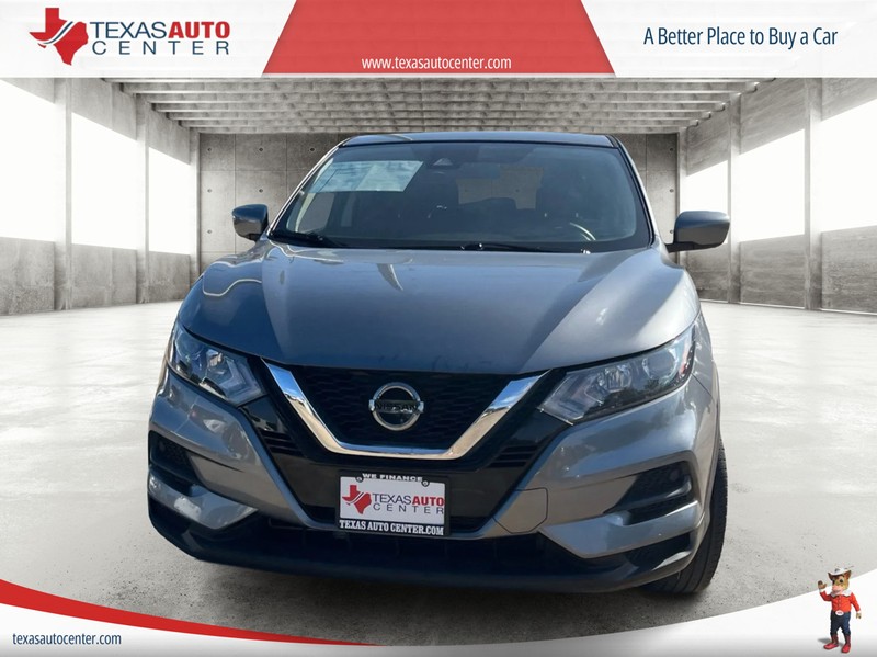 Nissan Rogue Sport Vehicle Full-screen Gallery Image 3