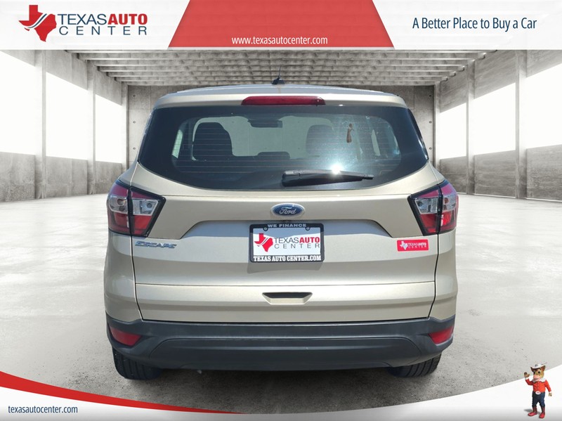 Ford Escape Vehicle Full-screen Gallery Image 6